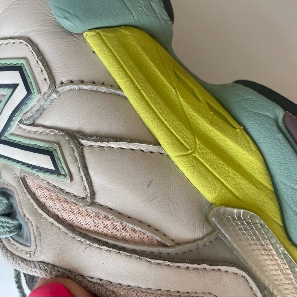 Limited Edition New Balance 9060 Moonbeam Vintage Rose - Picture 8 of 13